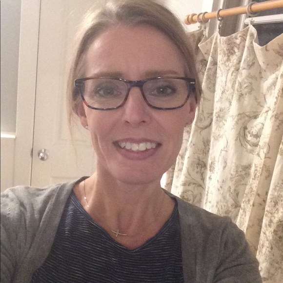 Meet your Posher, Michelle - Picture 1 of 1